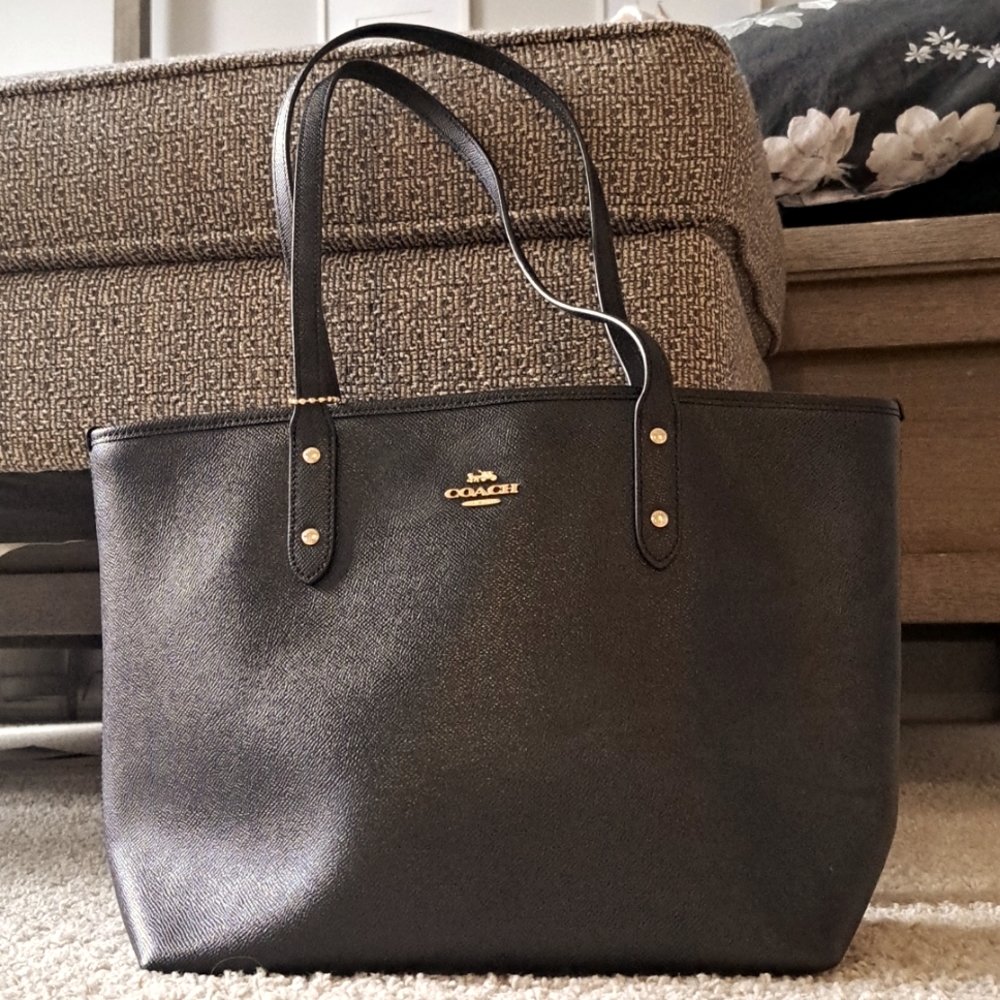 Coach hand bag
